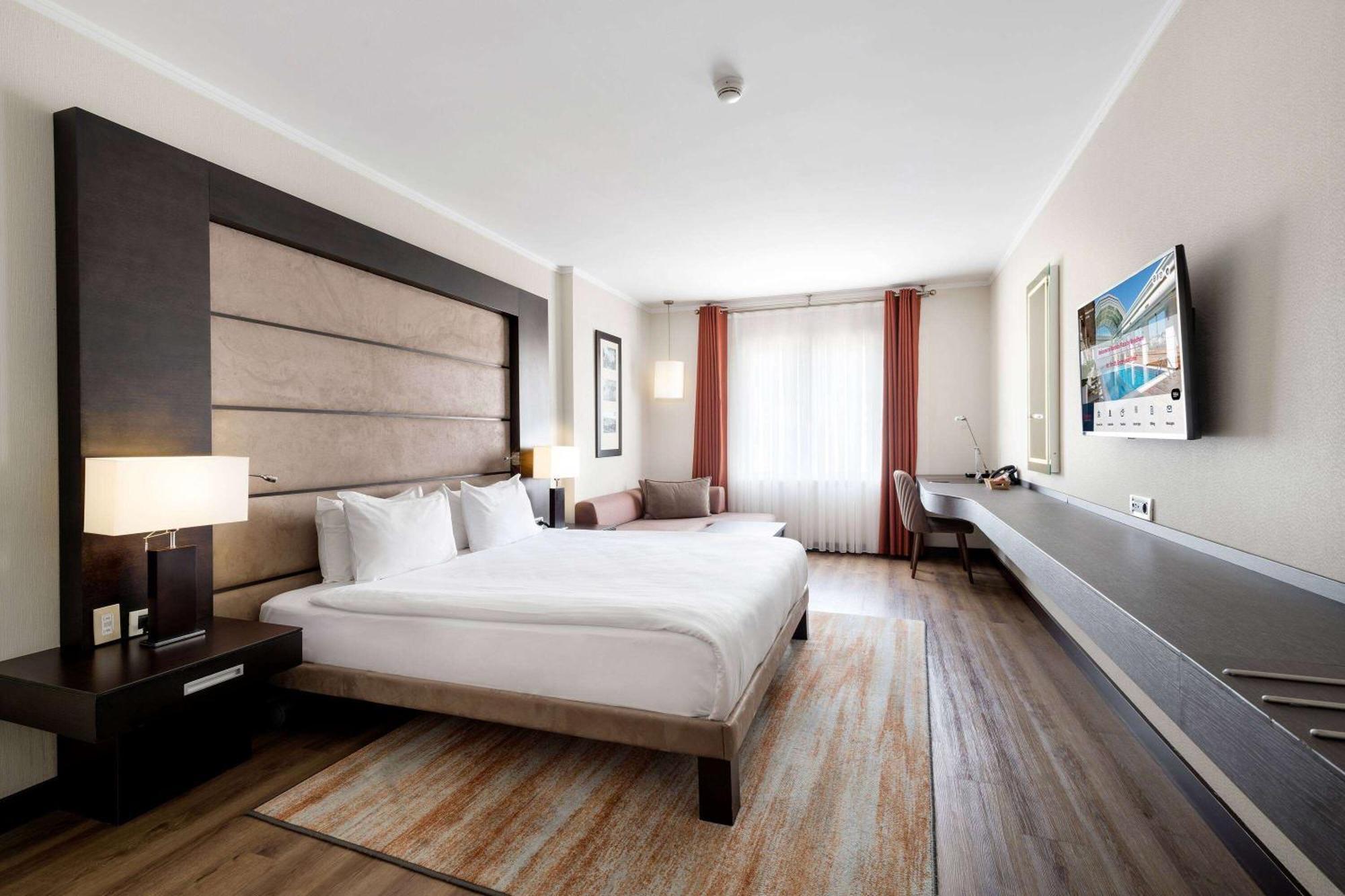 Ramada Plaza By Wyndham Center (adults Only) Hotel