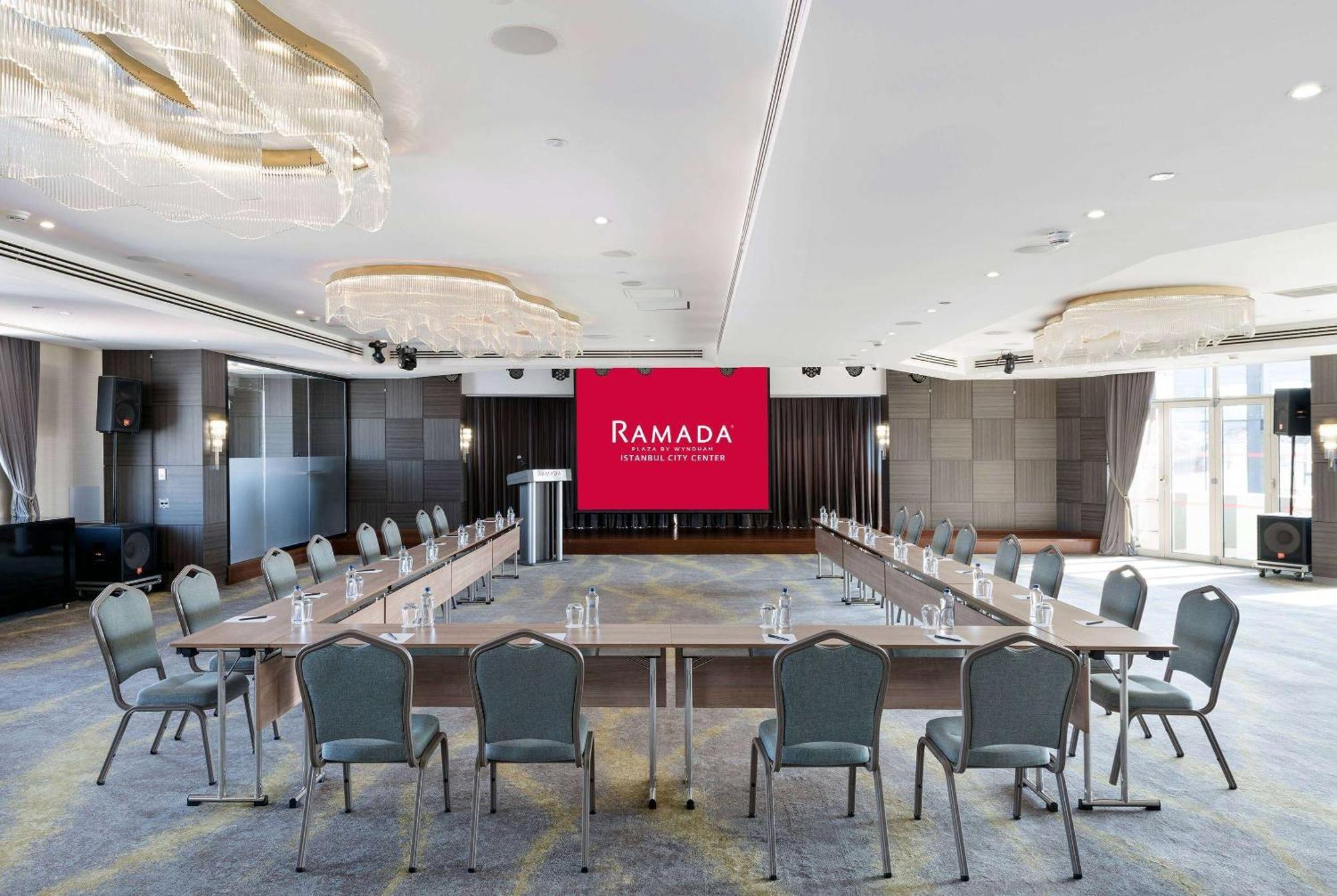 Ramada Plaza By Wyndham Center (adults Only) מלון איסטמבול