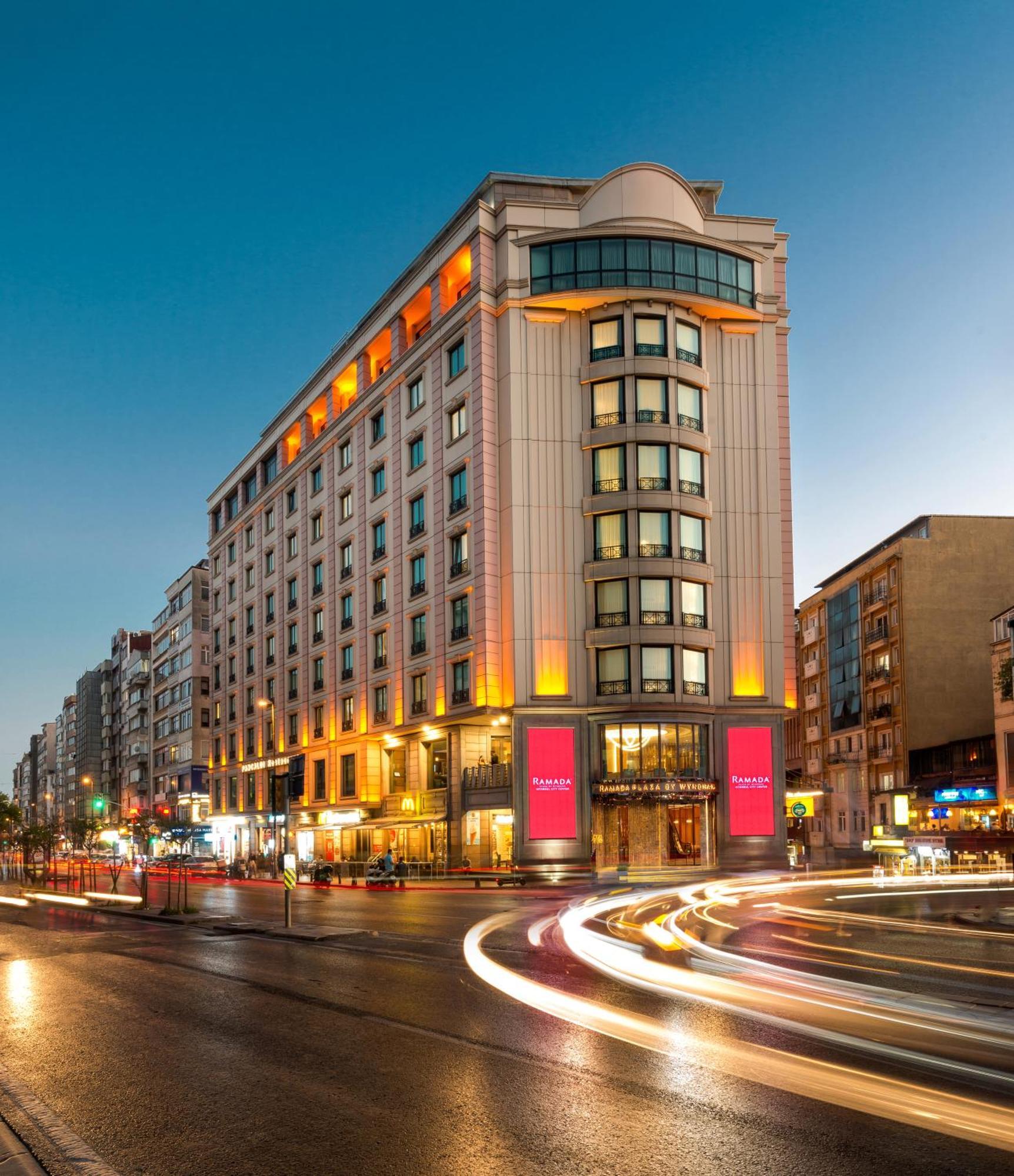 מלון Ramada Plaza By Wyndham Center (adults Only) 5*